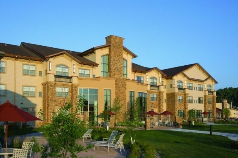 ClubHouse Hotel & Suites Experience Sioux Falls