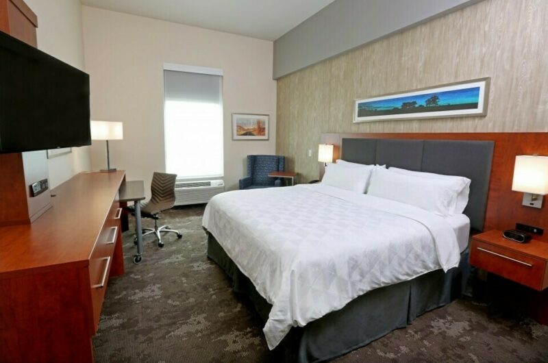 Holiday Inn & Suites Sioux Falls Airport | Experience Sioux Falls